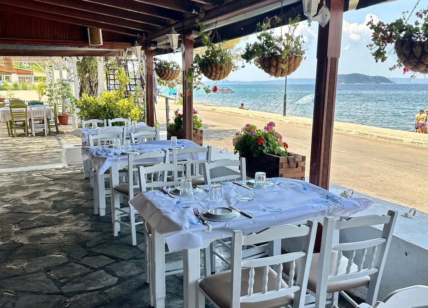 Petrospito By The Sea! Villa Neos Marmaras